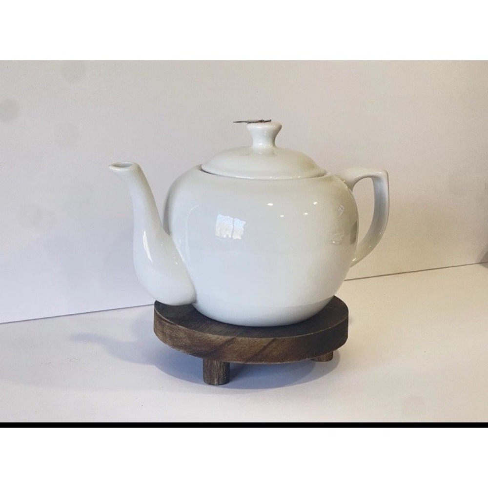 Cordon Bleu 32oz White Porcelain Teapot with Mesh Strainers Vintage Glossy Round